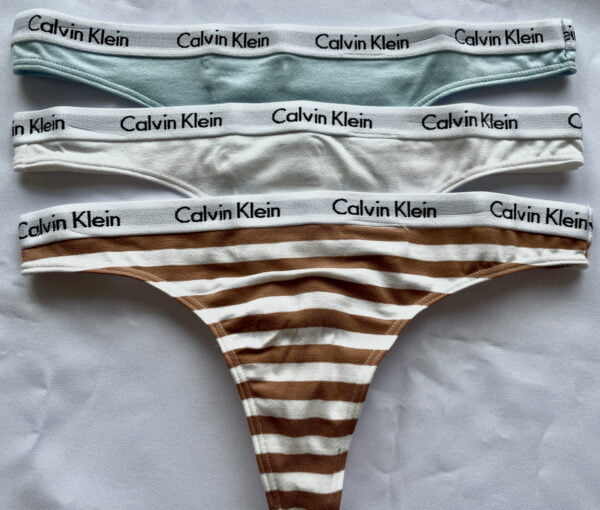 Dámská tanga Calvin Klein QD3587E CAROUSEL 3 ks